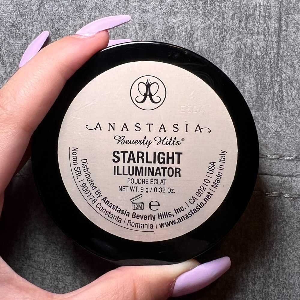 Anastasia Beverly Hills ‘Starlight’ Illuminator Highlighter - Picture 4 of 4